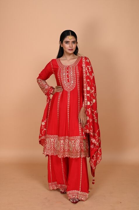 Paplom Suit With Garara